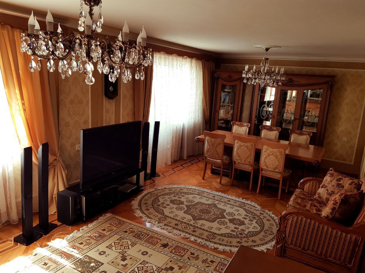 Gold Wall Apartment 巴库 外观 照片